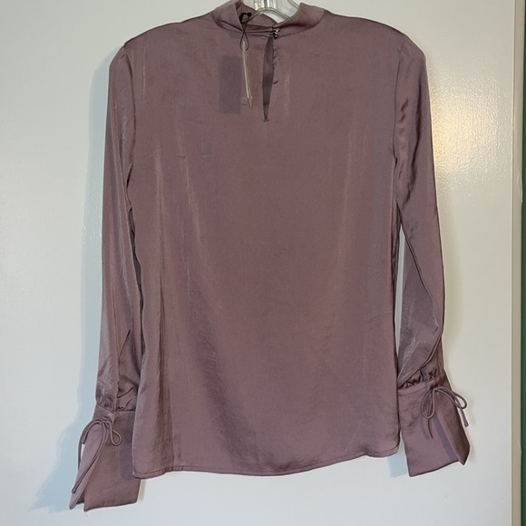 NWT Banana Republic Factory Lilac Blouse button neck tie cuffs size XS - Picture 4 of 6